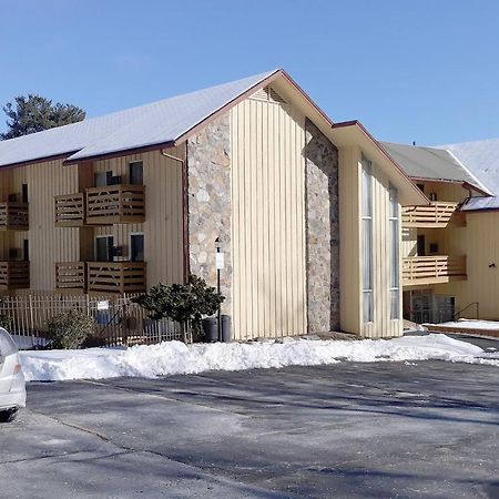 Iron Horse Inn Simsbury Ngoại thất bức ảnh
