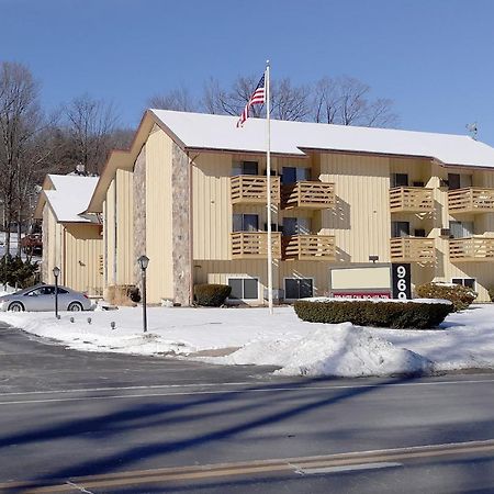 Iron Horse Inn Simsbury Ngoại thất bức ảnh