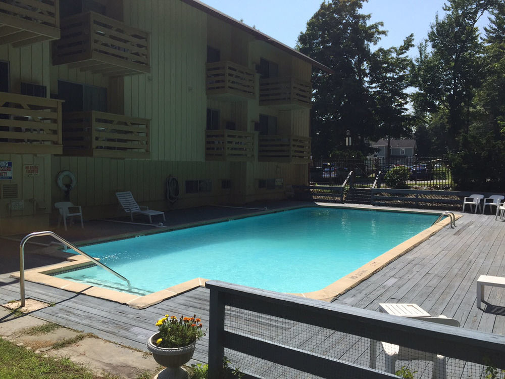 Iron Horse Inn Simsbury Ngoại thất bức ảnh