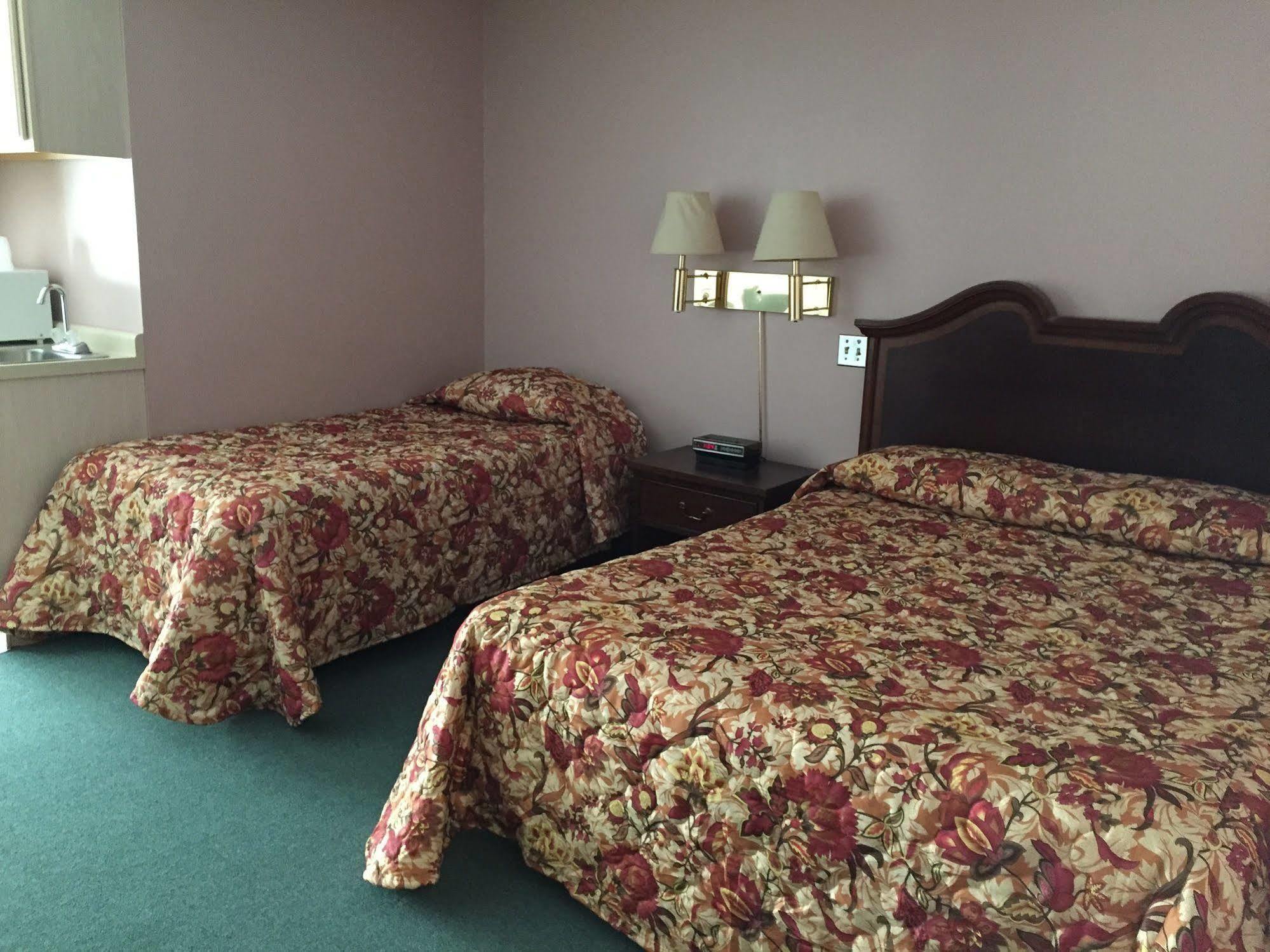 Iron Horse Inn Simsbury Ngoại thất bức ảnh
