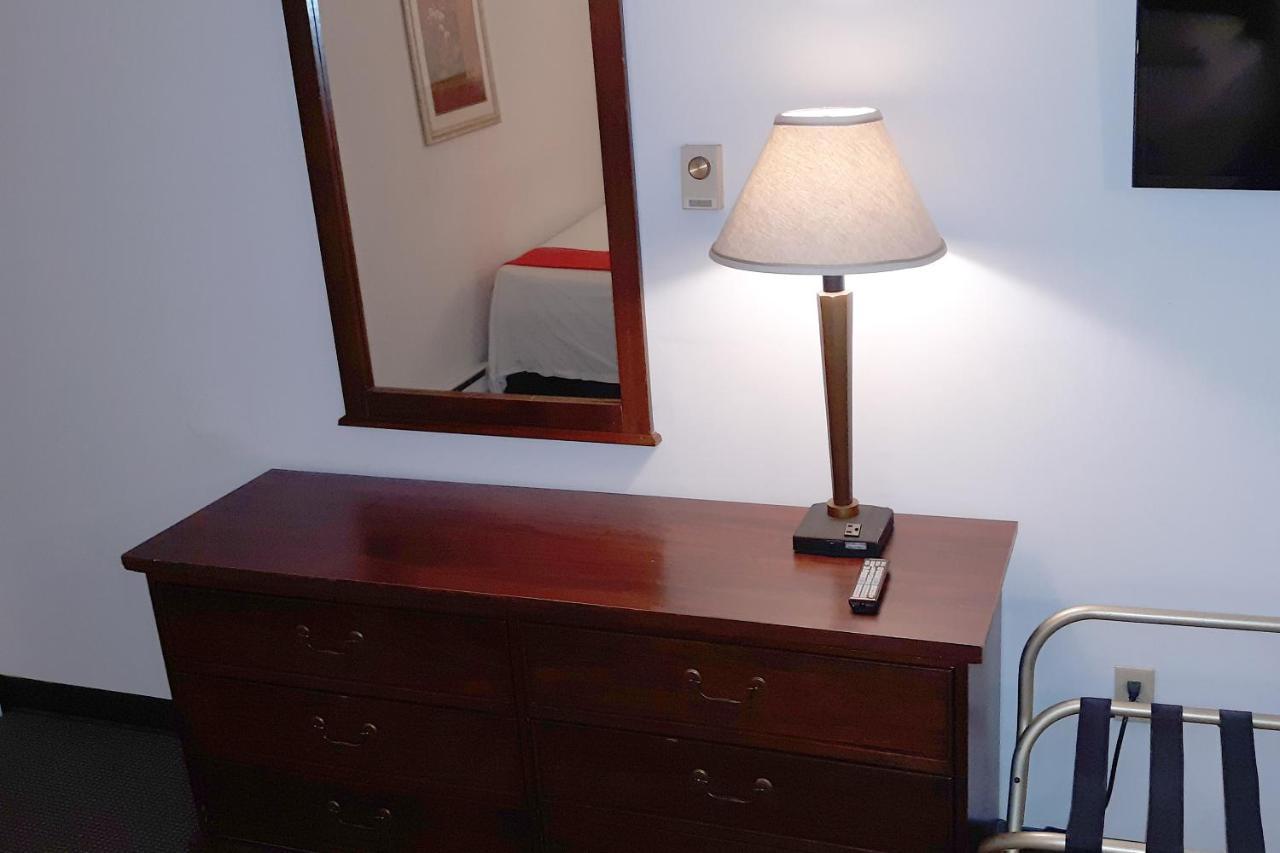 Iron Horse Inn Simsbury Ngoại thất bức ảnh