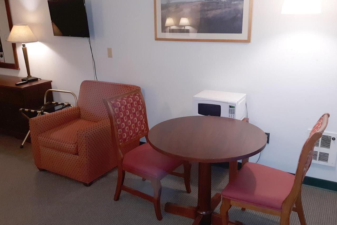 Iron Horse Inn Simsbury Ngoại thất bức ảnh
