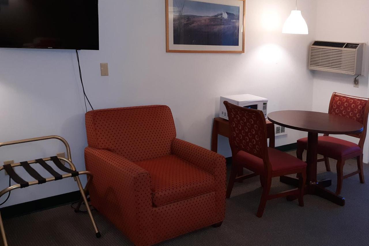 Iron Horse Inn Simsbury Ngoại thất bức ảnh